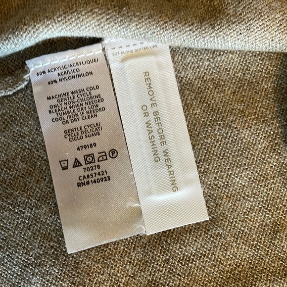 LOFT lightweight oversized, knit sweater like new condition size medium - Picture 4 of 4